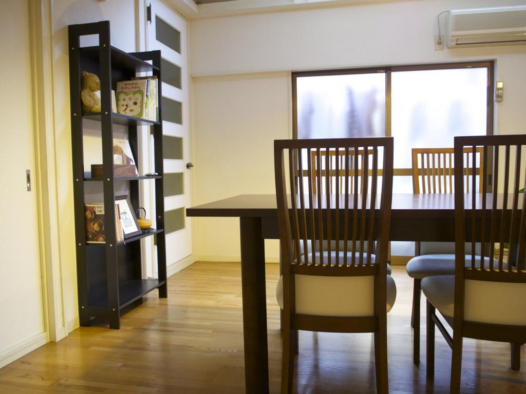 אוסקה Guesthouse Ten-Roku - Female Only מראה חיצוני תמונה