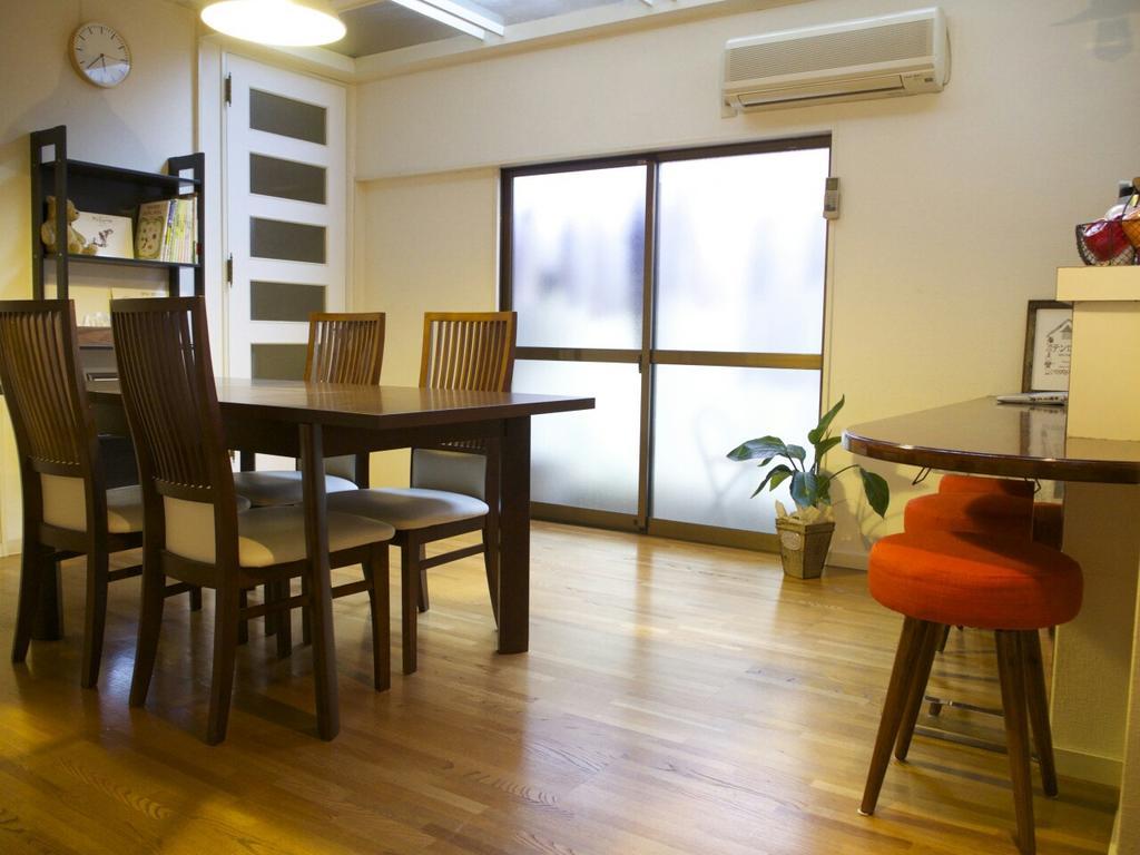 אוסקה Guesthouse Ten-Roku - Female Only מראה חיצוני תמונה
